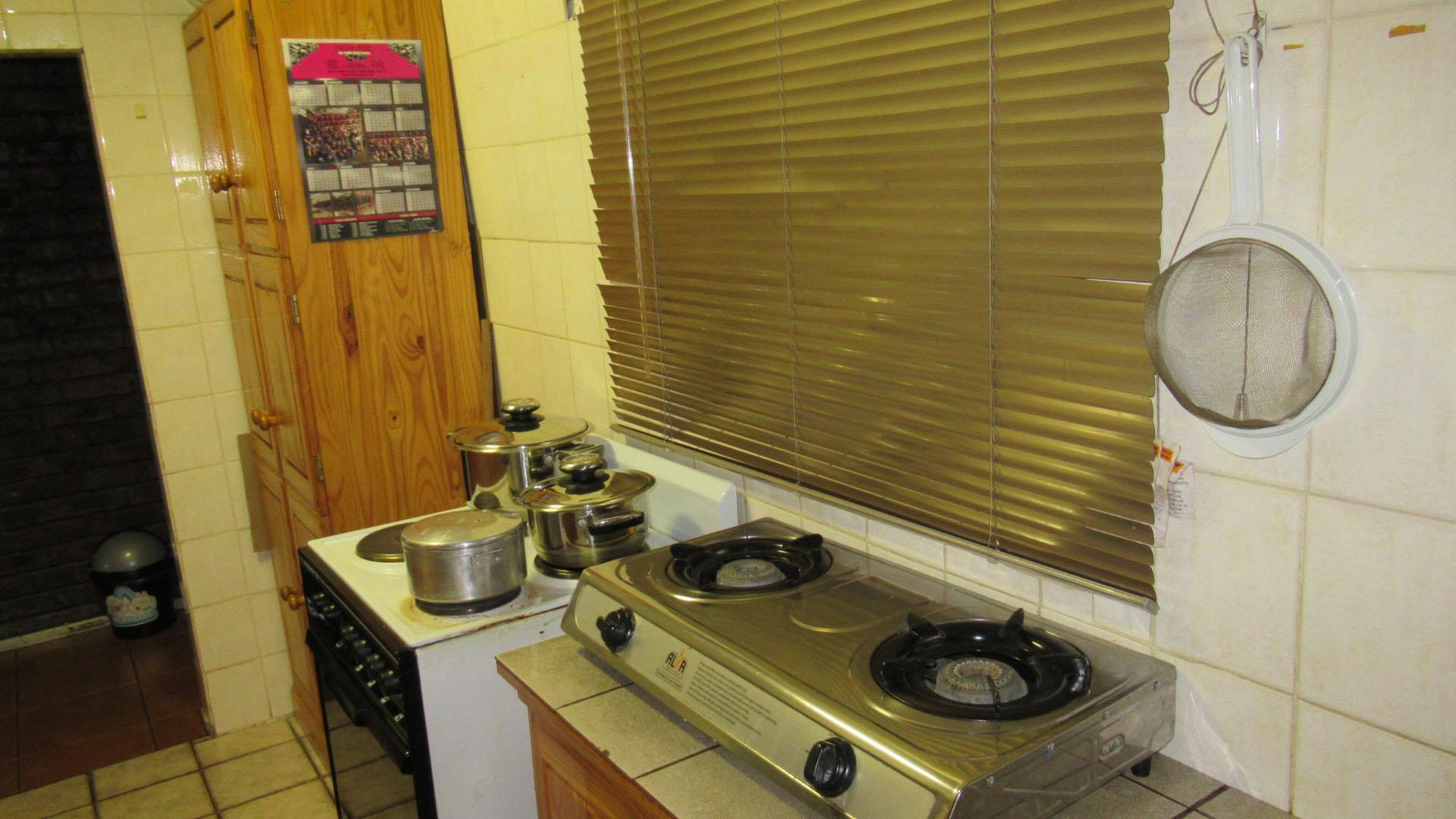 Kitchen - 14 square meters of property in Germiston South