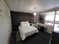 Bed Room 1 of property in Germiston South