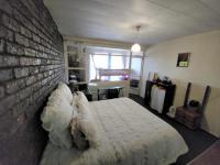 Bed Room 1 of property in Germiston South