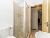 Bathroom 1 - 5 square meters of property in Weltevreden Park