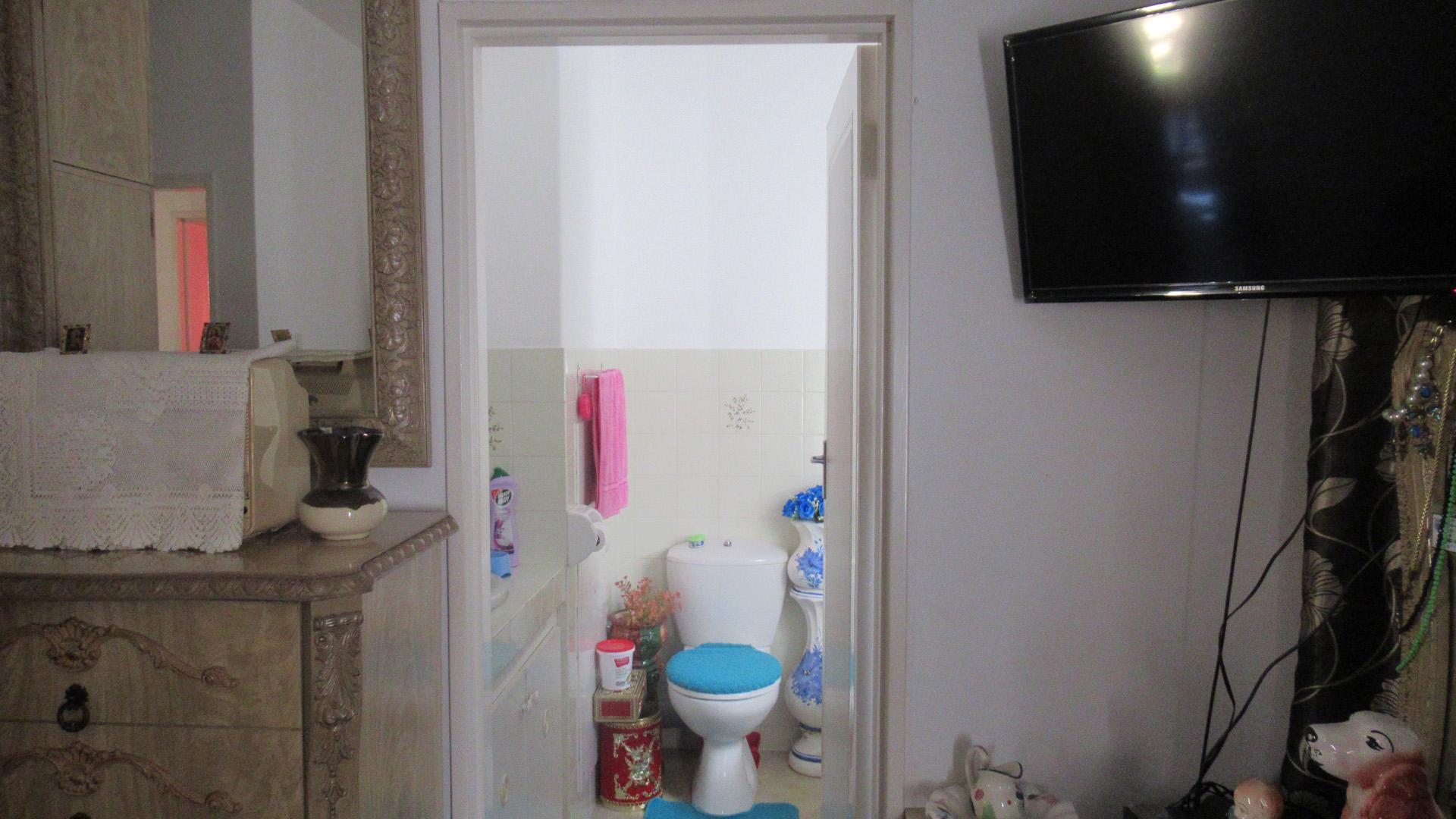 Main Bedroom - 13 square meters of property in Pietermaritzburg (KZN)