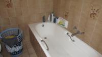 Main Bathroom - 6 square meters of property in Mariannhill Park