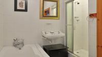Bathroom 1 - 6 square meters of property in Walmer Estate 