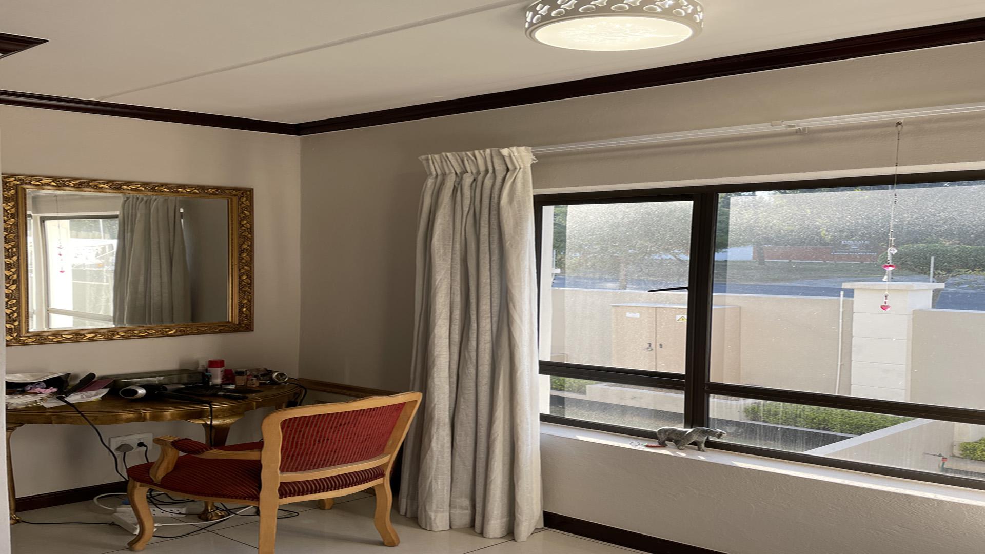 Main Bedroom - 20 square meters of property in Carlswald