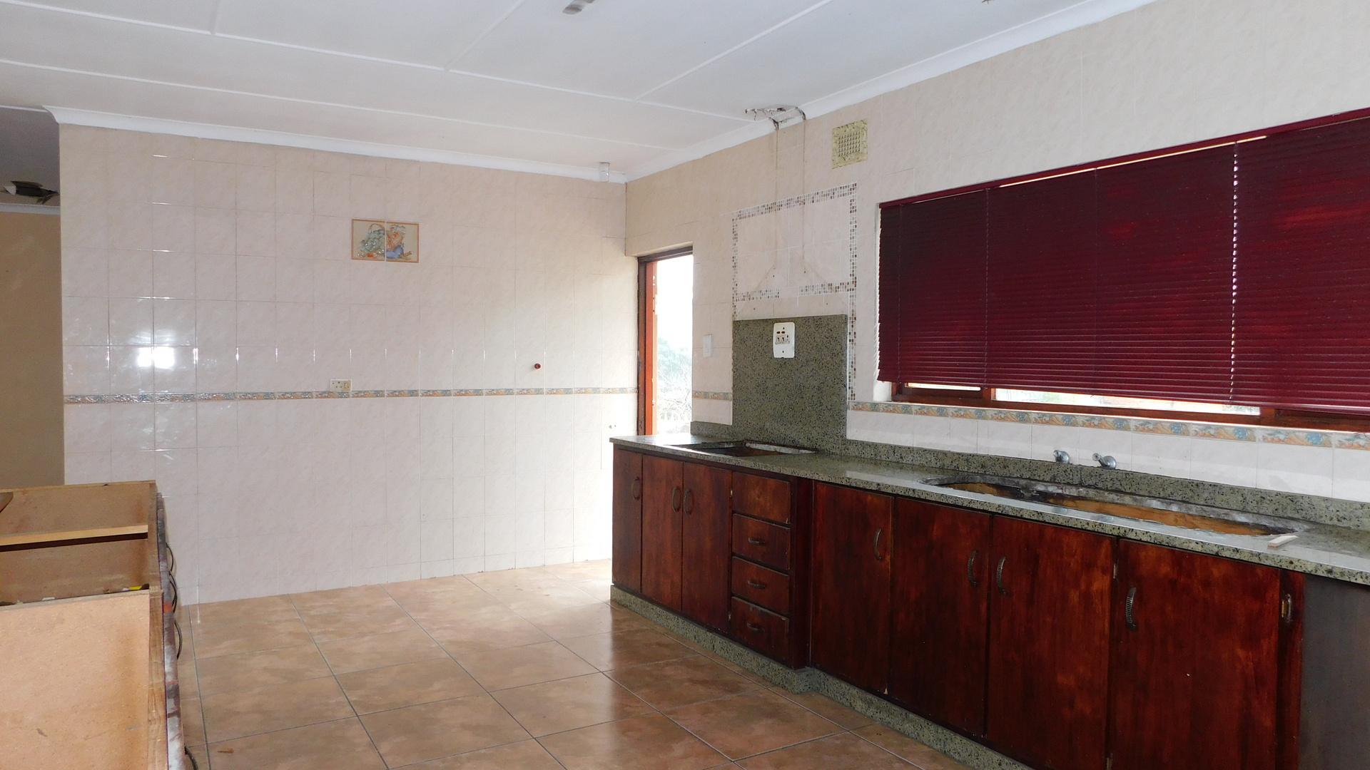 Kitchen - 21 square meters of property in Stanger
