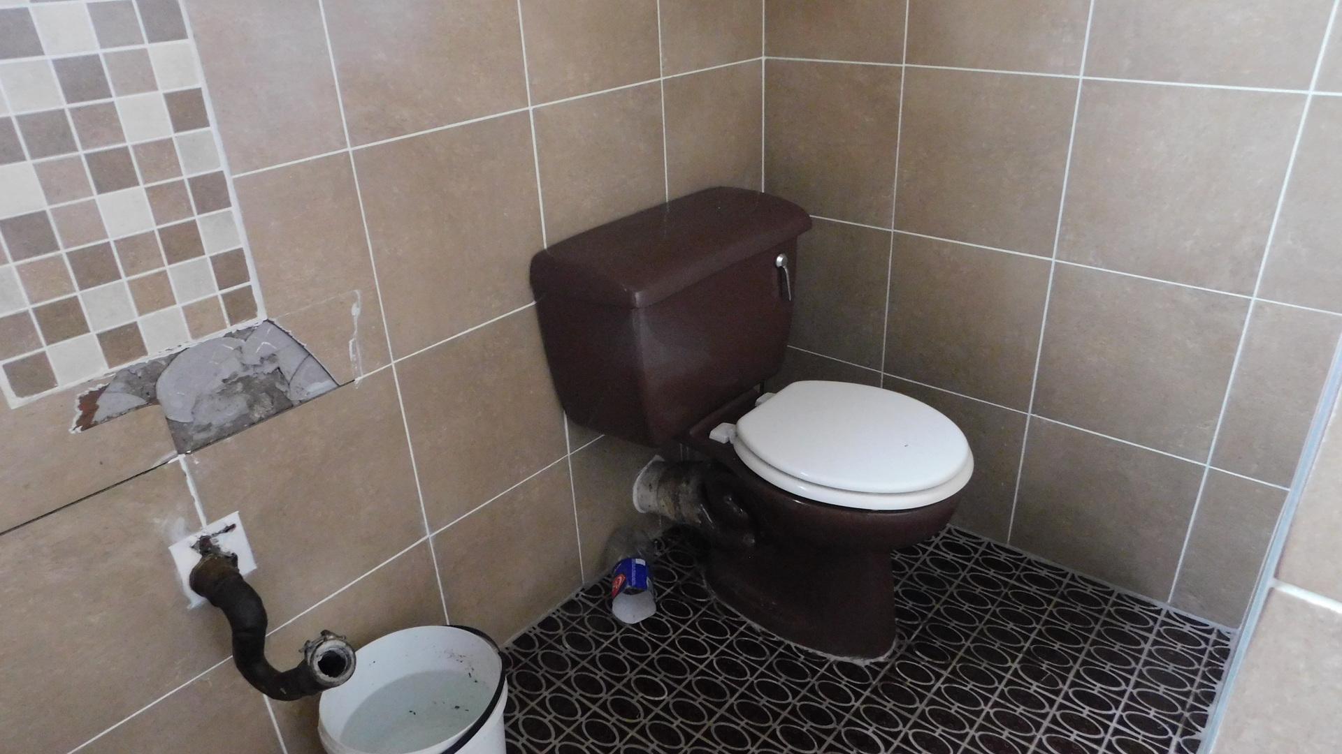 Main Bathroom - 5 square meters of property in Stanger