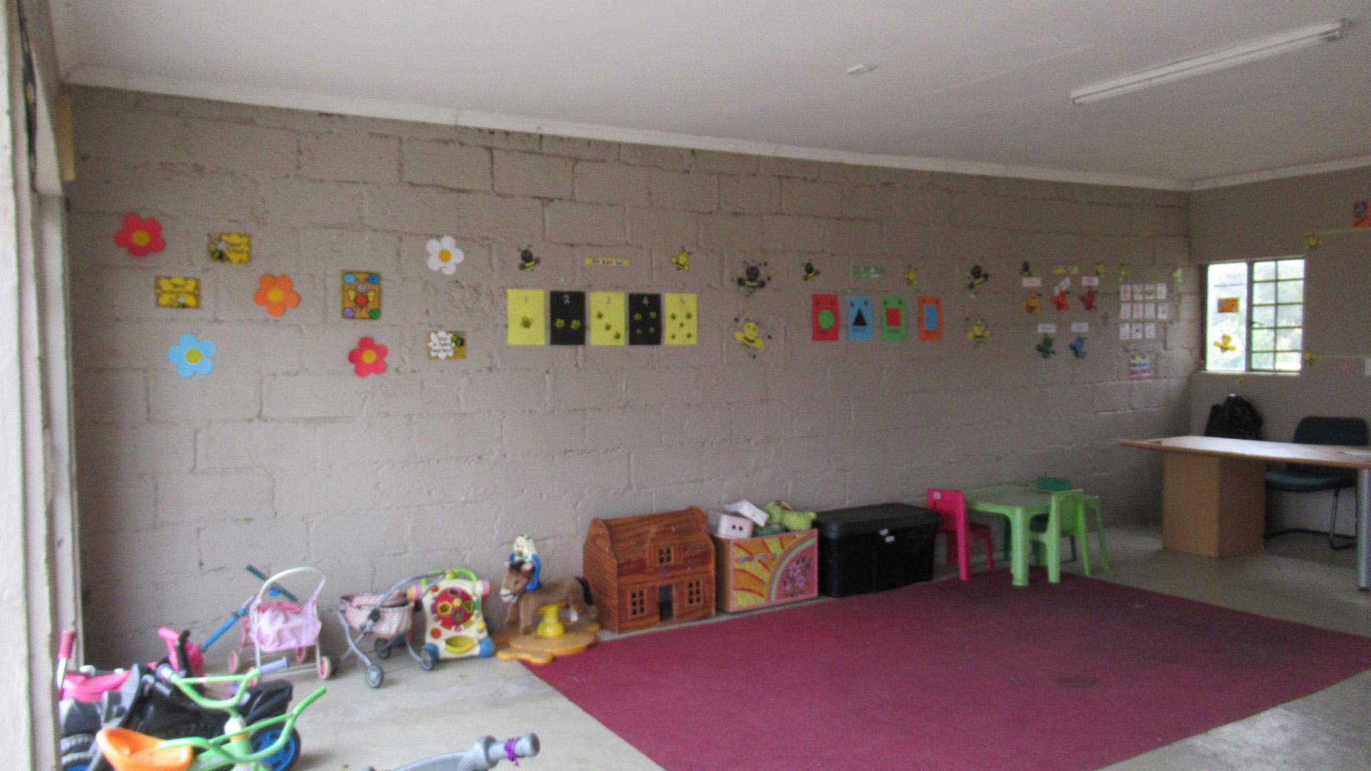 Rooms - 378 square meters of property in Valley Settlement