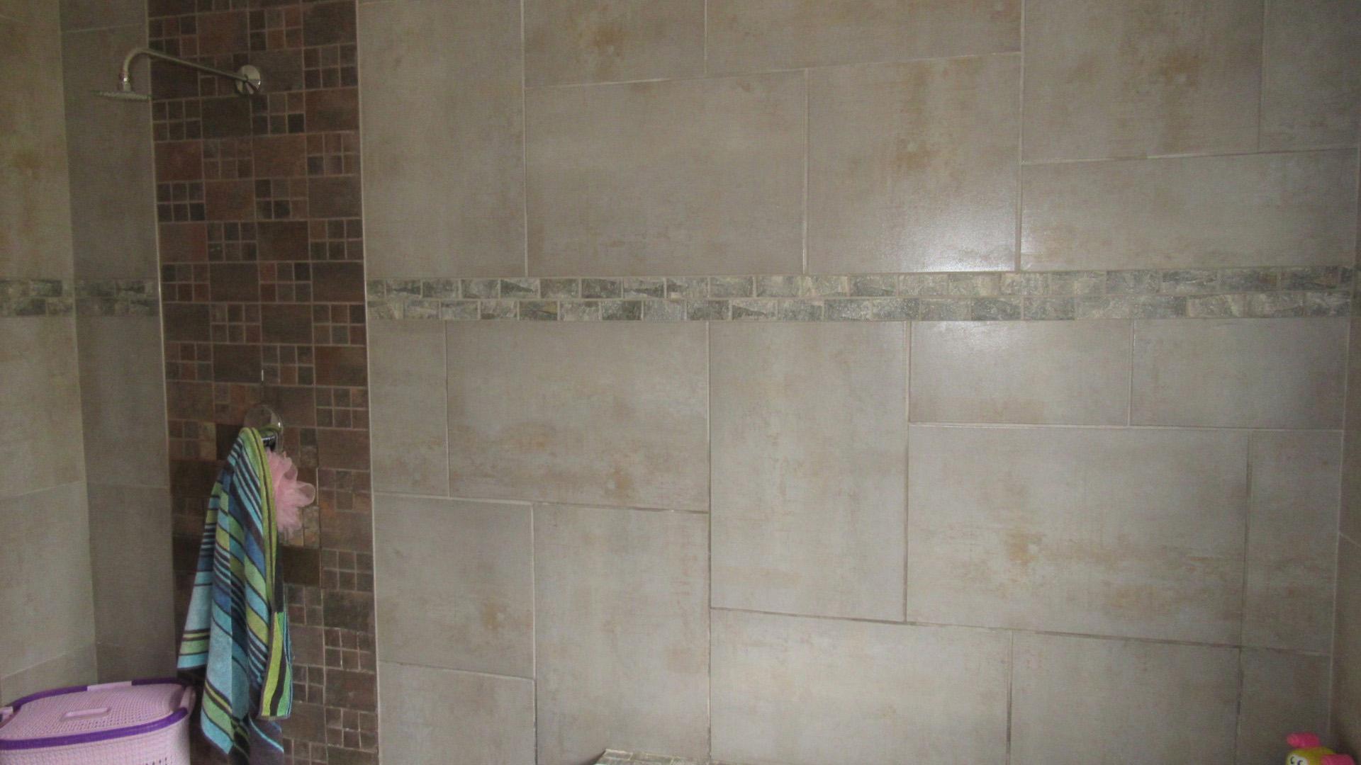 Bathroom 1 - 11 square meters of property in Valley Settlement