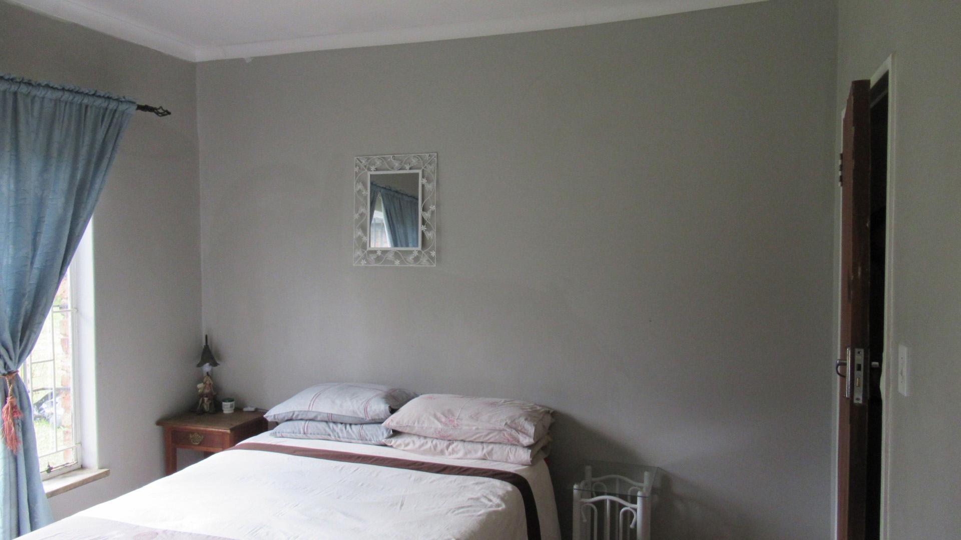 Bed Room 1 - 16 square meters of property in Valley Settlement