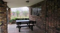 Patio - 49 square meters of property in Valley Settlement