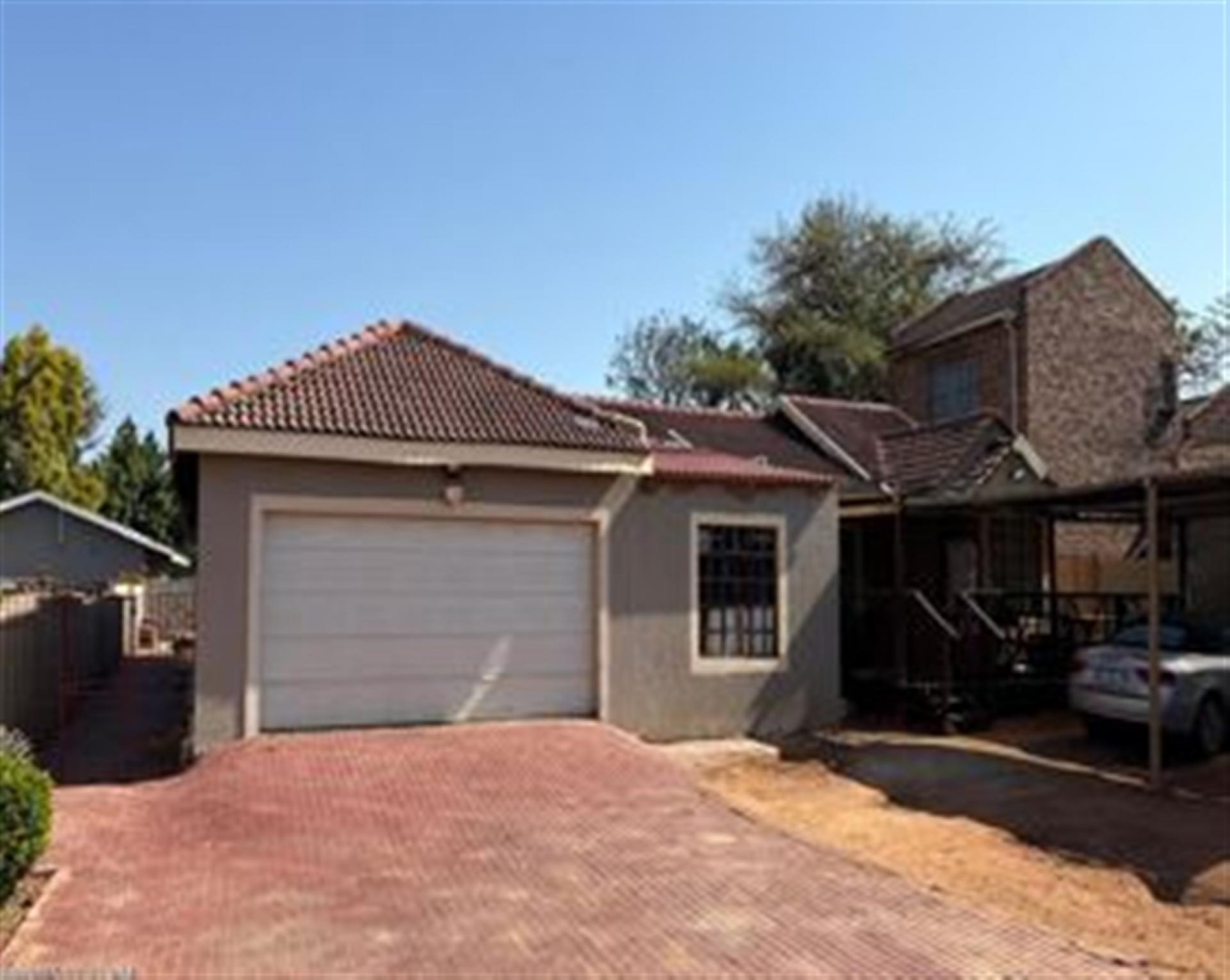 Front View of property in West Acres