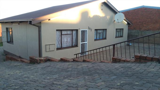 4 Bedroom House for Sale For Sale in Laudium - MR516802