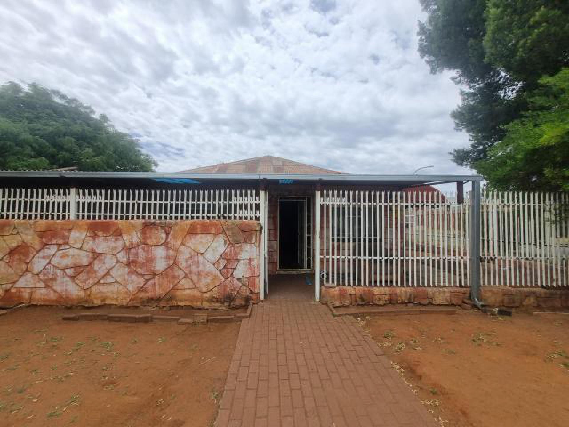 Front View of property in Kimberley