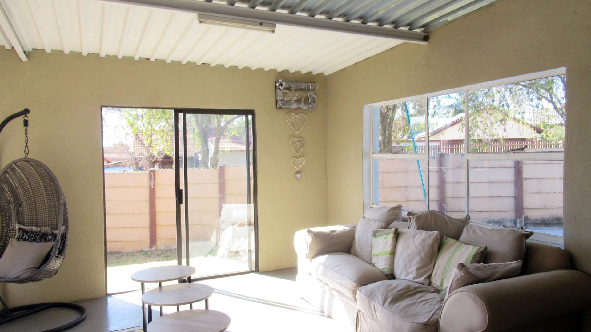 Entertainment - 37 square meters of property in The Reeds