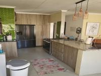 Kitchen - 15 square meters of property in The Reeds