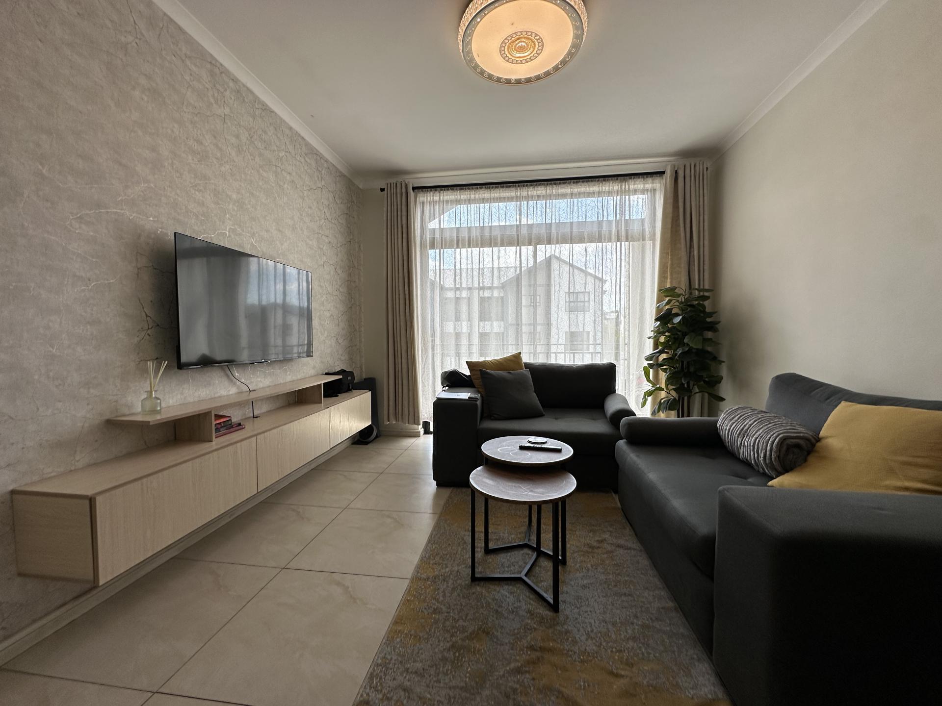 Lounges - 14 square meters of property in Randpark