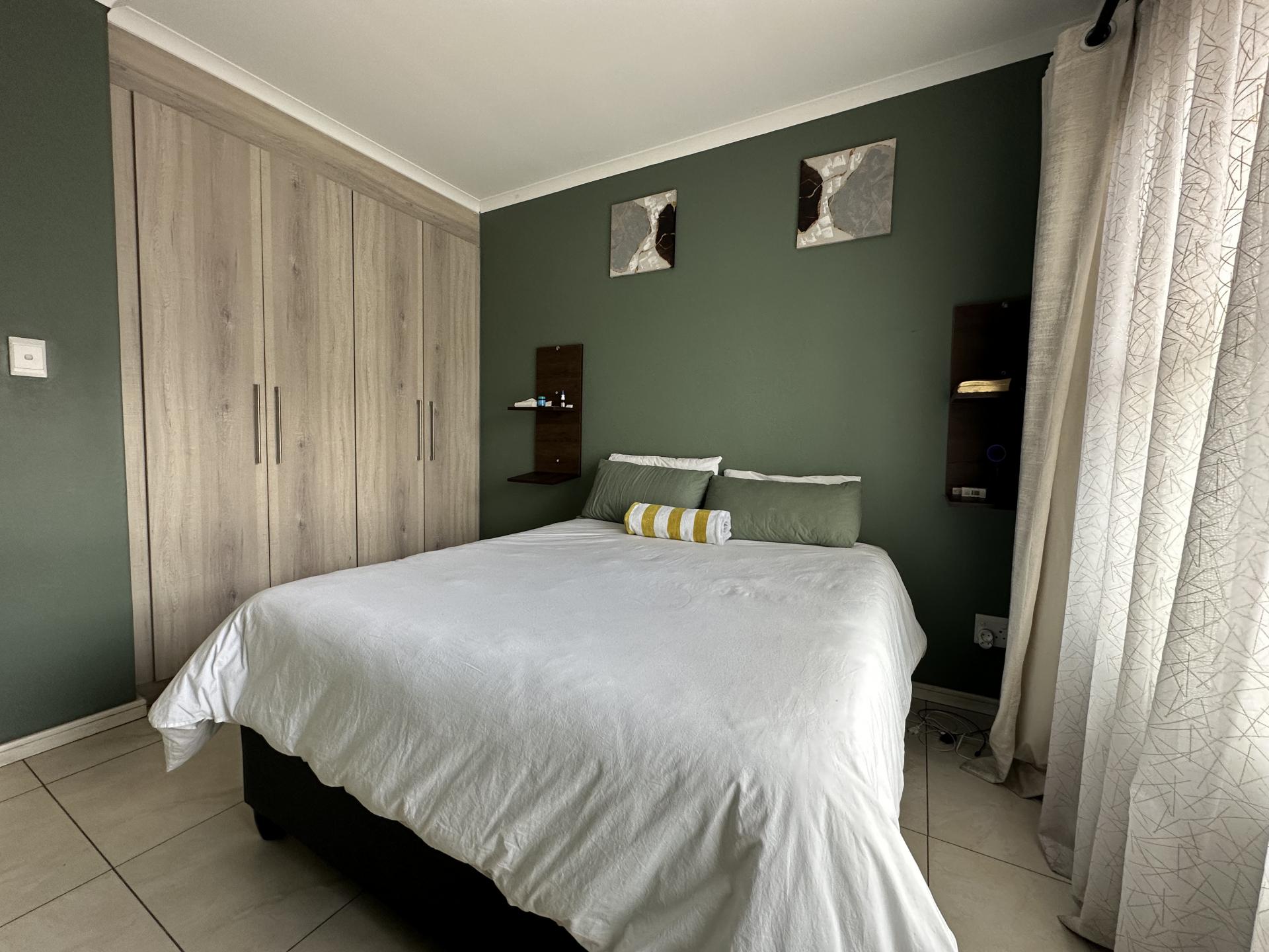 Bed Room 1 of property in Randpark