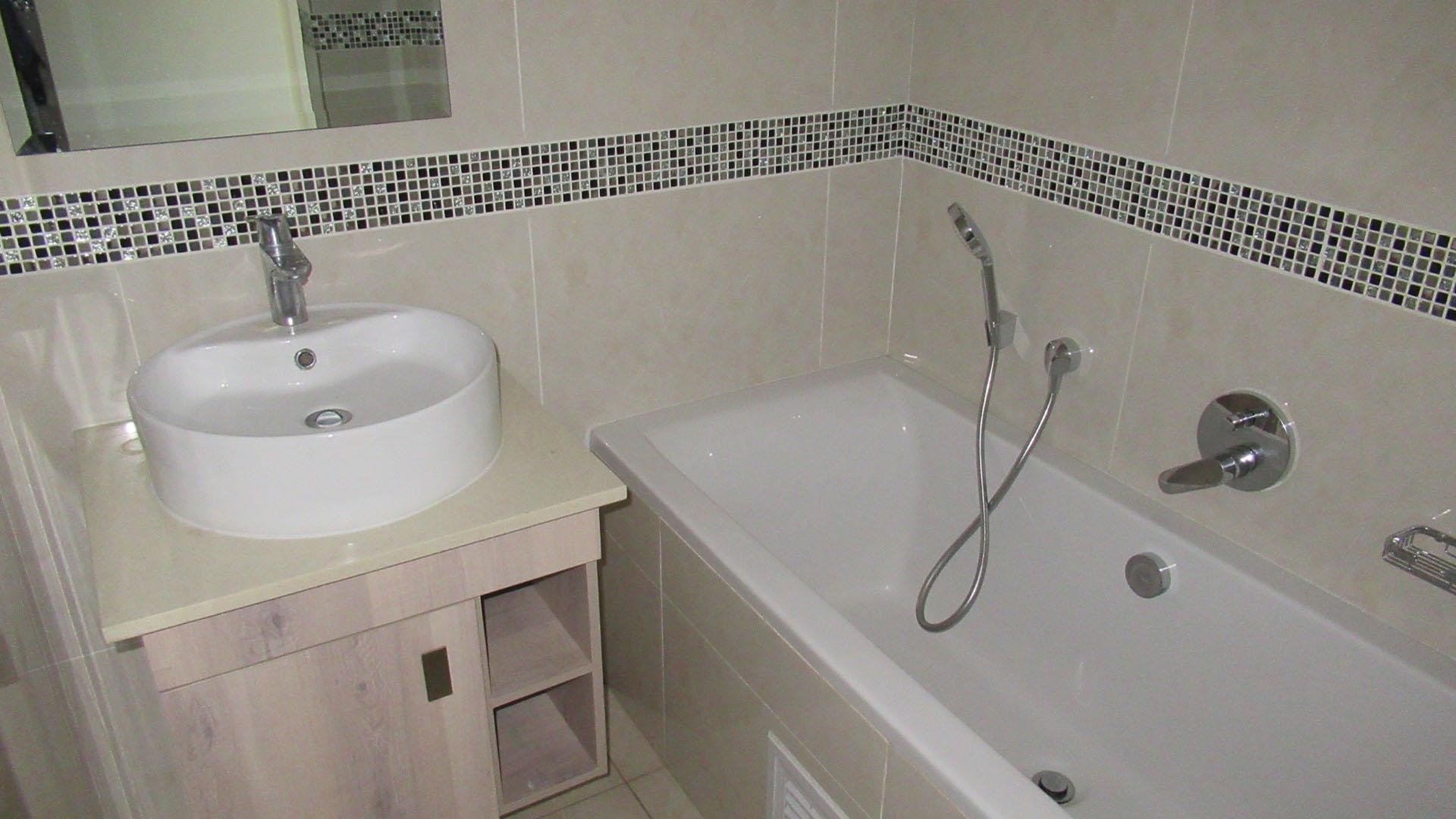 Bathroom 1 of property in Randpark