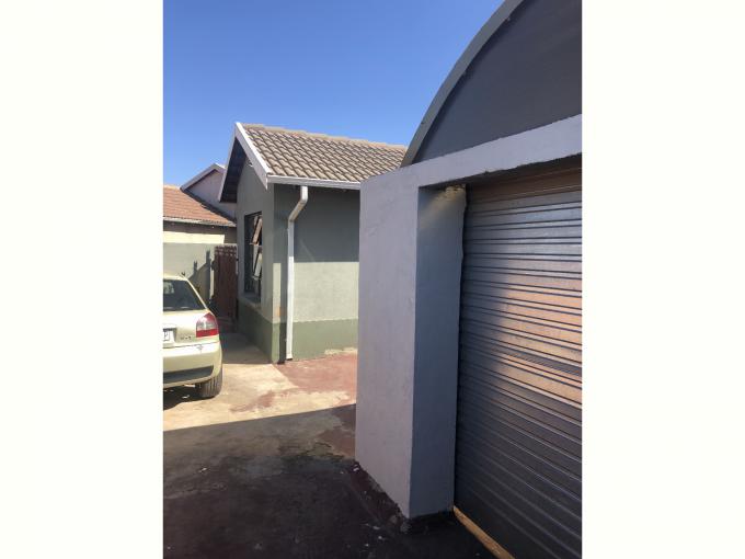 3 Bedroom House for Sale For Sale in Lenasia South - MR516896