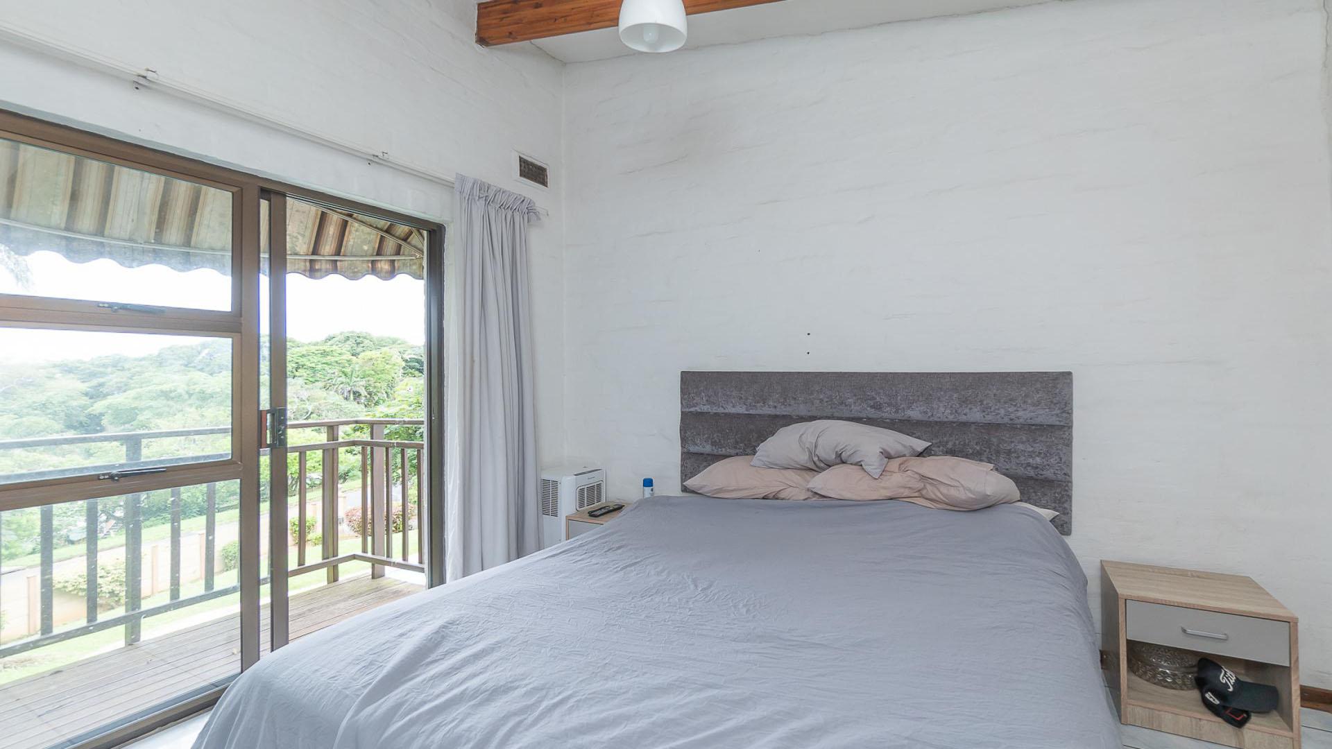 Bed Room 3 of property in Amanzimtoti 