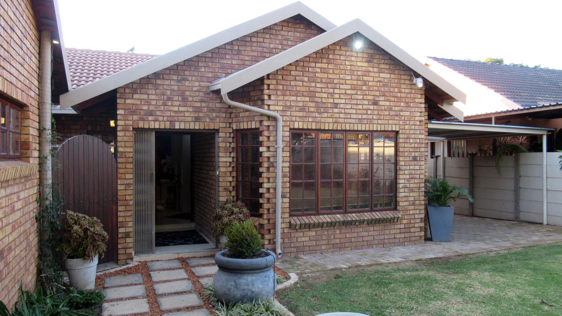 3 Bedroom Duet for Sale For Sale in Wingate Park Home Sell