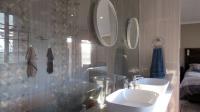 Main Bathroom - 11 square meters of property in Wingate Park