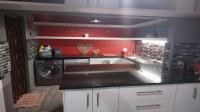 Scullery - 6 square meters of property in Saldanha