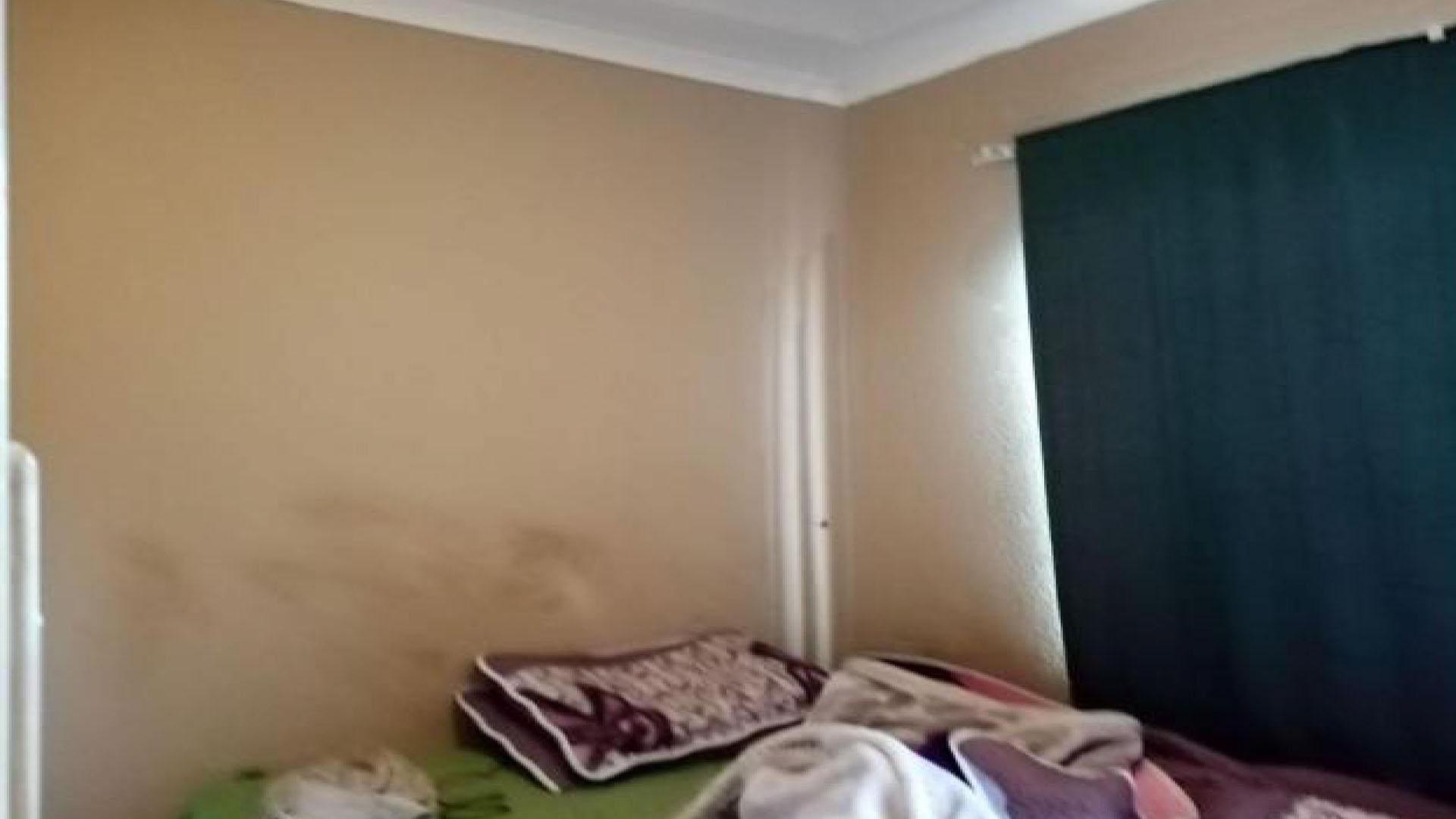 Bed Room 1 - 8 square meters of property in Soshanguve East