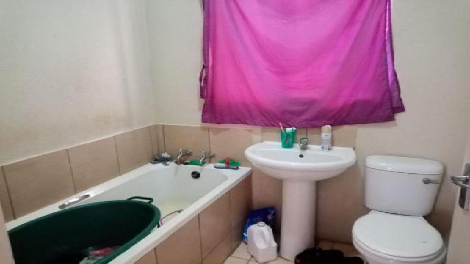 Bathroom 1 - 4 square meters of property in Soshanguve East