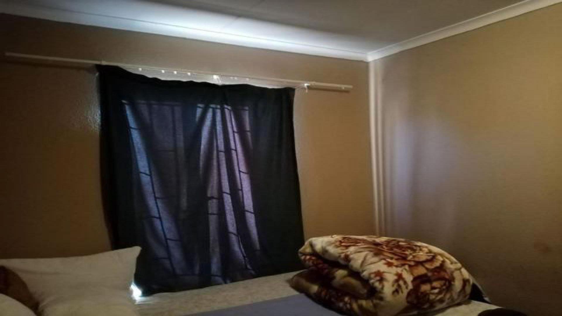 Bed Room 2 of property in Soshanguve East