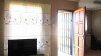 Lounges - 11 square meters of property in Soshanguve East