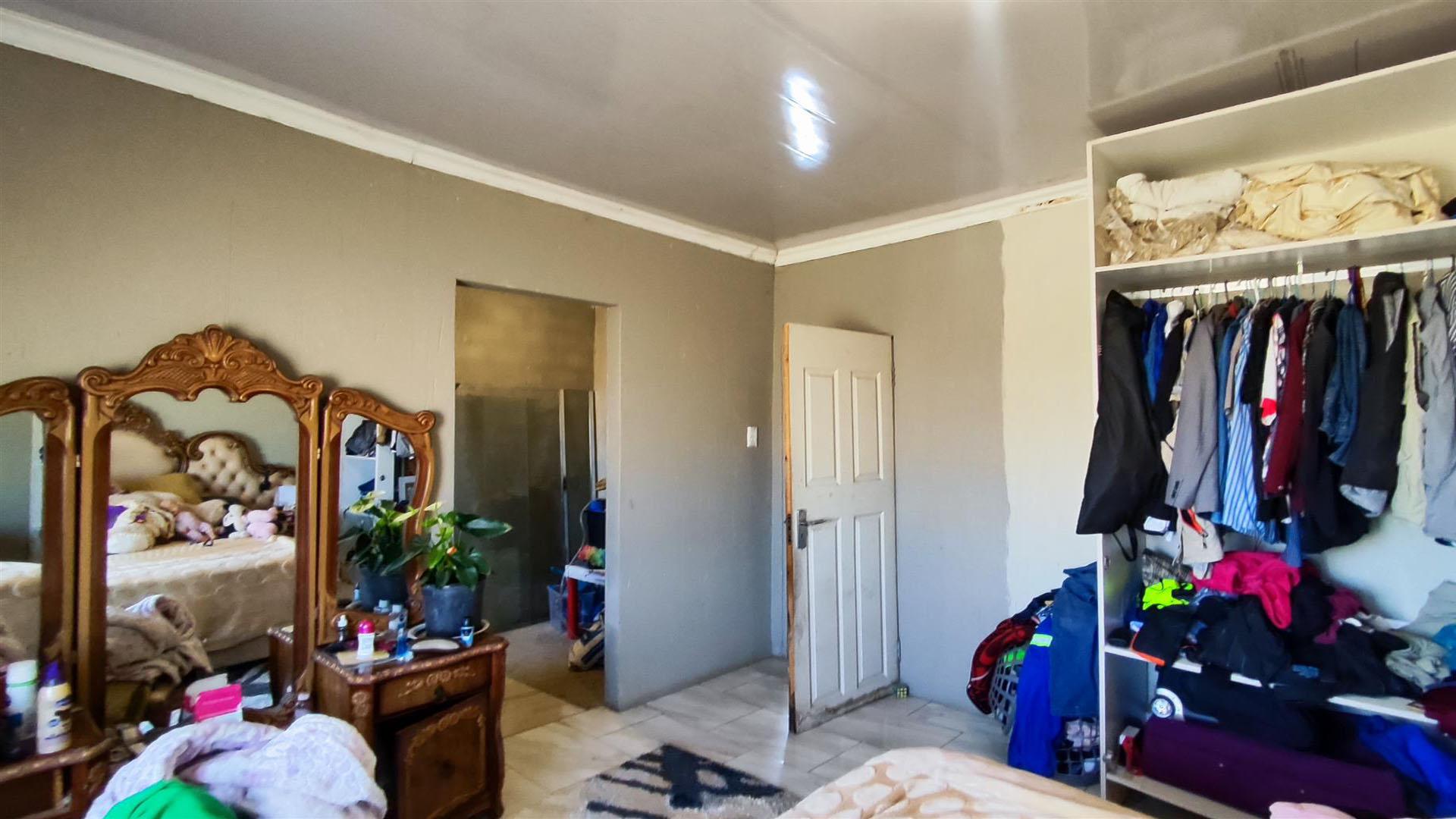 Bed Room 2 - 16 square meters of property in Meyerton