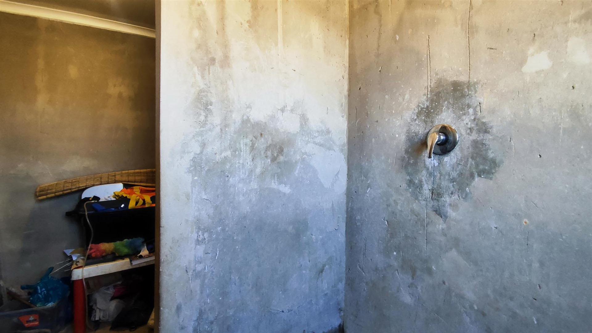 Bathroom 1 - 4 square meters of property in Meyerton