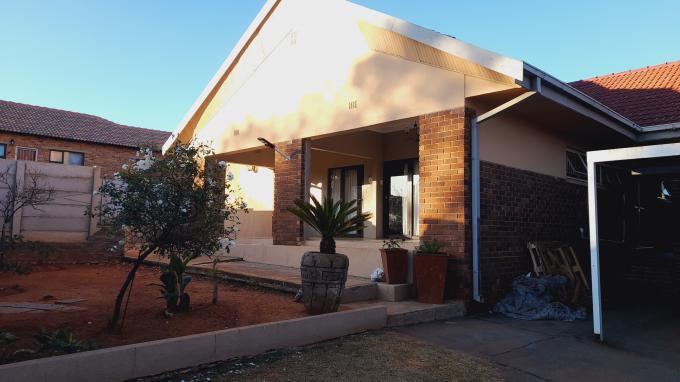 4 Bedroom House for Sale For Sale in Fochville - MR517493