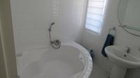 Bathroom 1 - 5 square meters of property in Dalpark