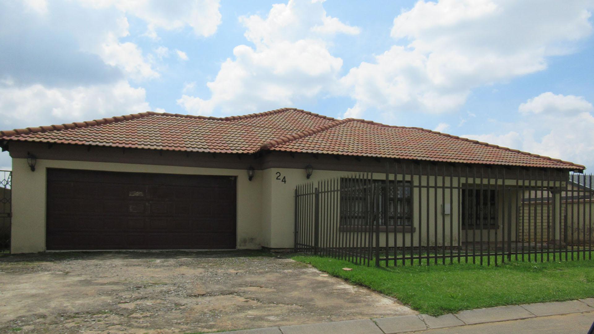 Front View of property in Selcourt