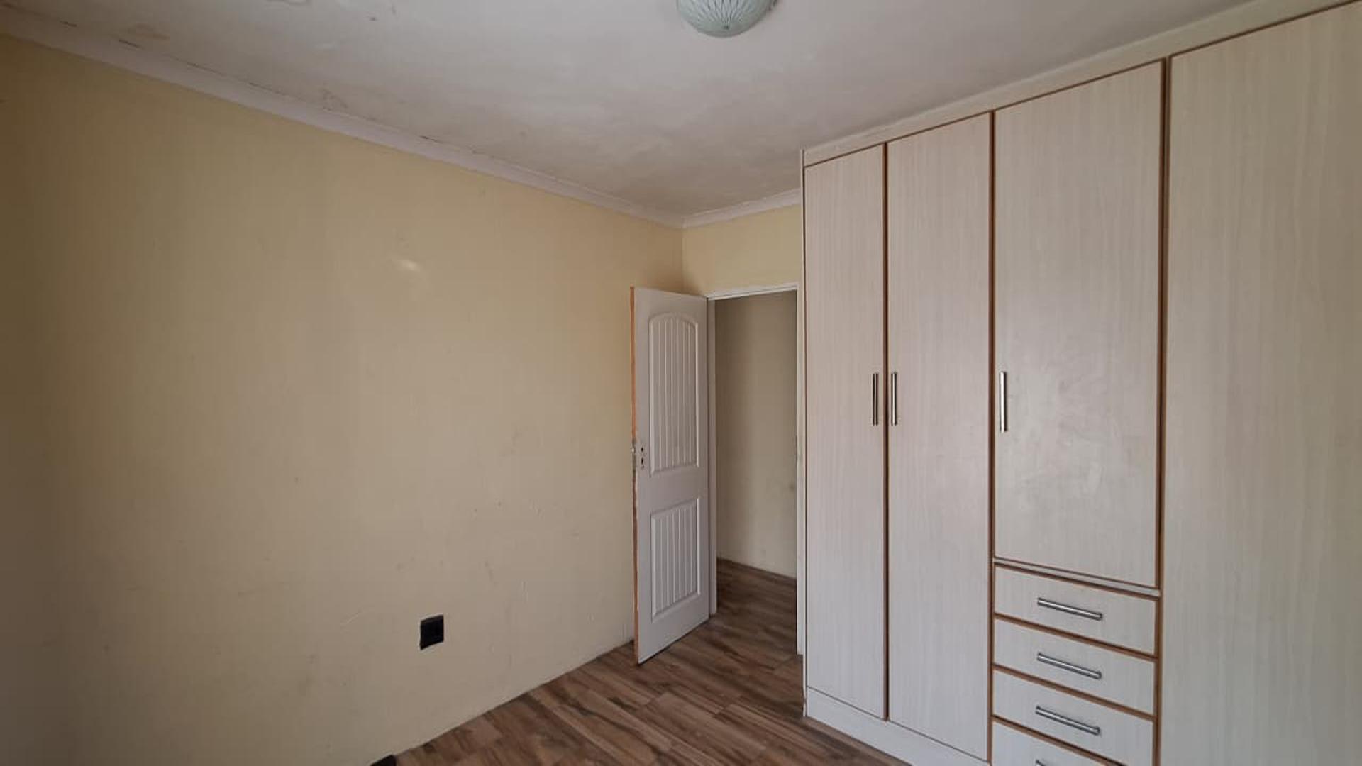 Bathroom 1 - 7 square meters of property in Selcourt