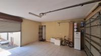Garage - 39 square meters of property in Selcourt