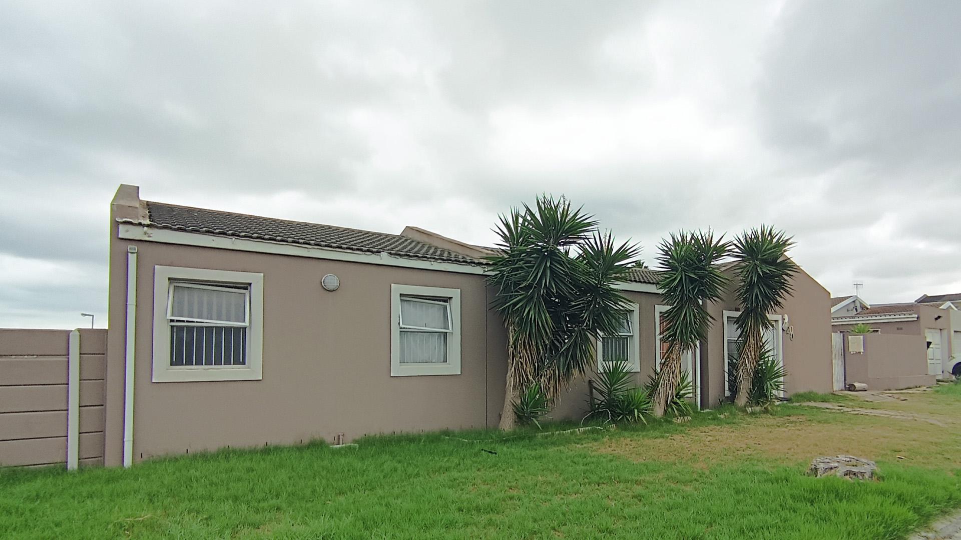 Front View of property in Richwood