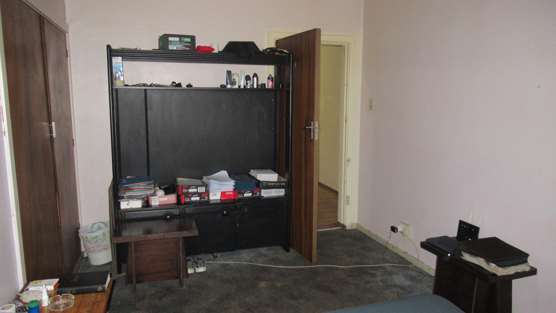 Bed Room 1 - 16 square meters of property in Three Rivers