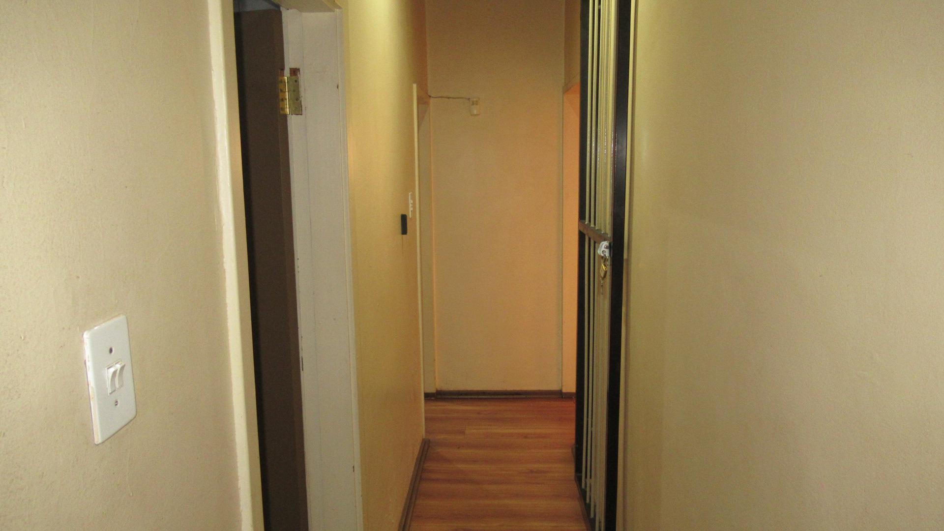 Spaces - 25 square meters of property in Three Rivers