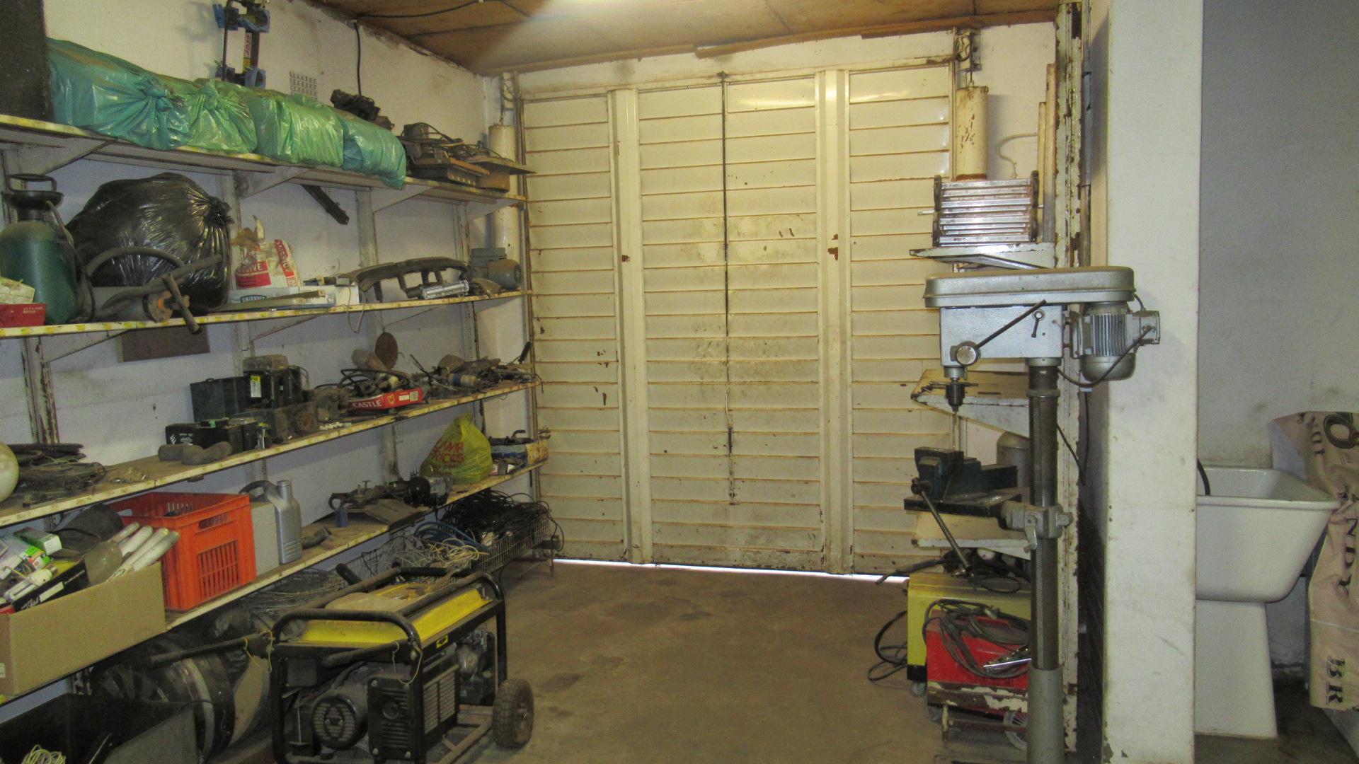 Spaces - 25 square meters of property in Three Rivers