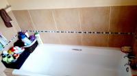 Bathroom 1 - 5 square meters of property in Karino
