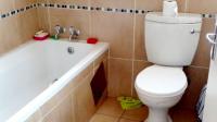 Bathroom 1 - 5 square meters of property in Karino