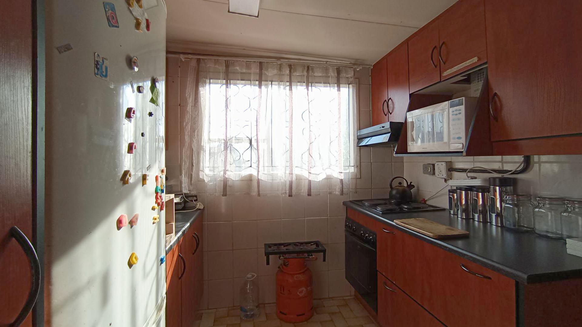Kitchen - 9 square meters of property in Eersterust