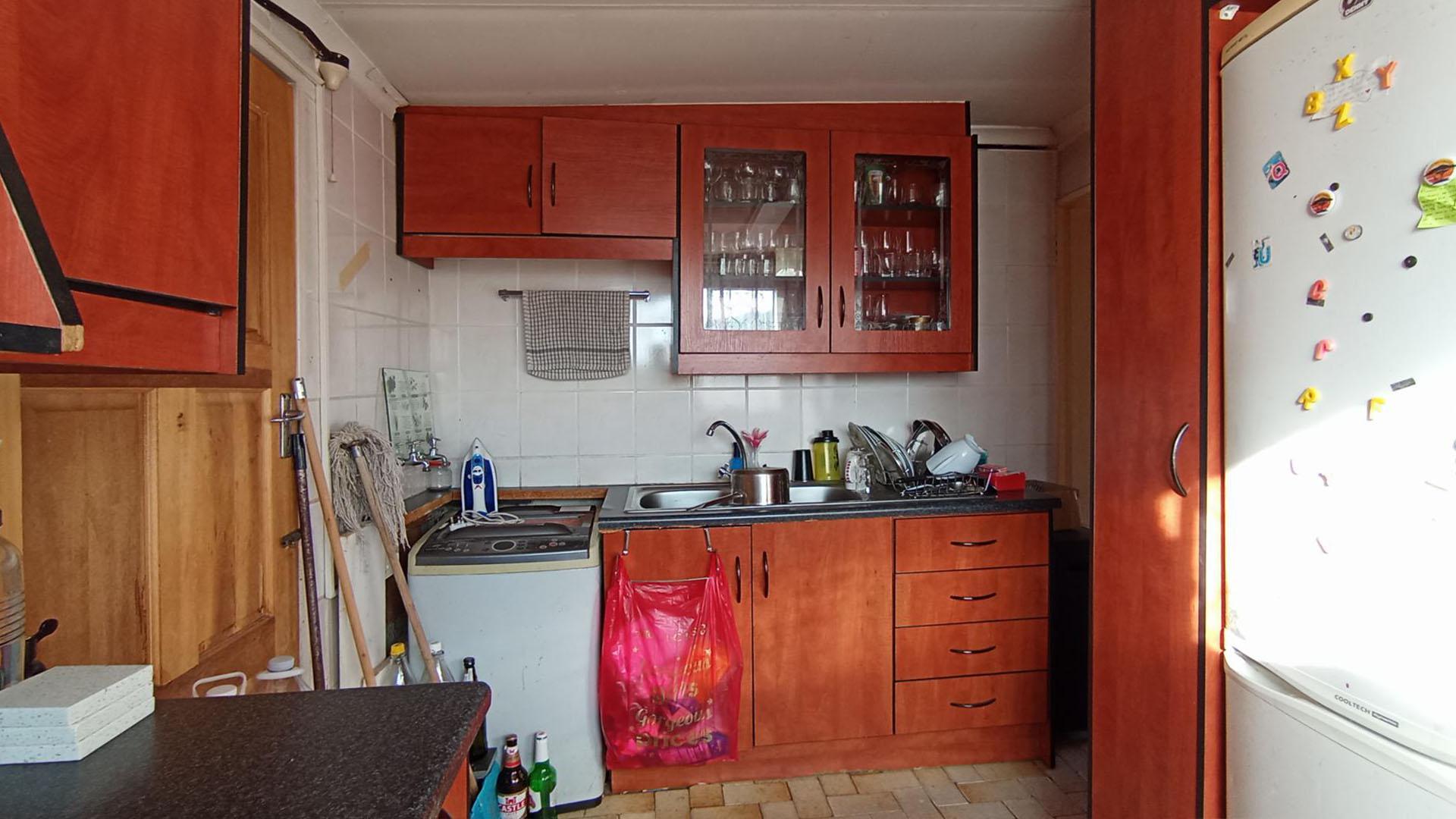 Kitchen - 9 square meters of property in Eersterust
