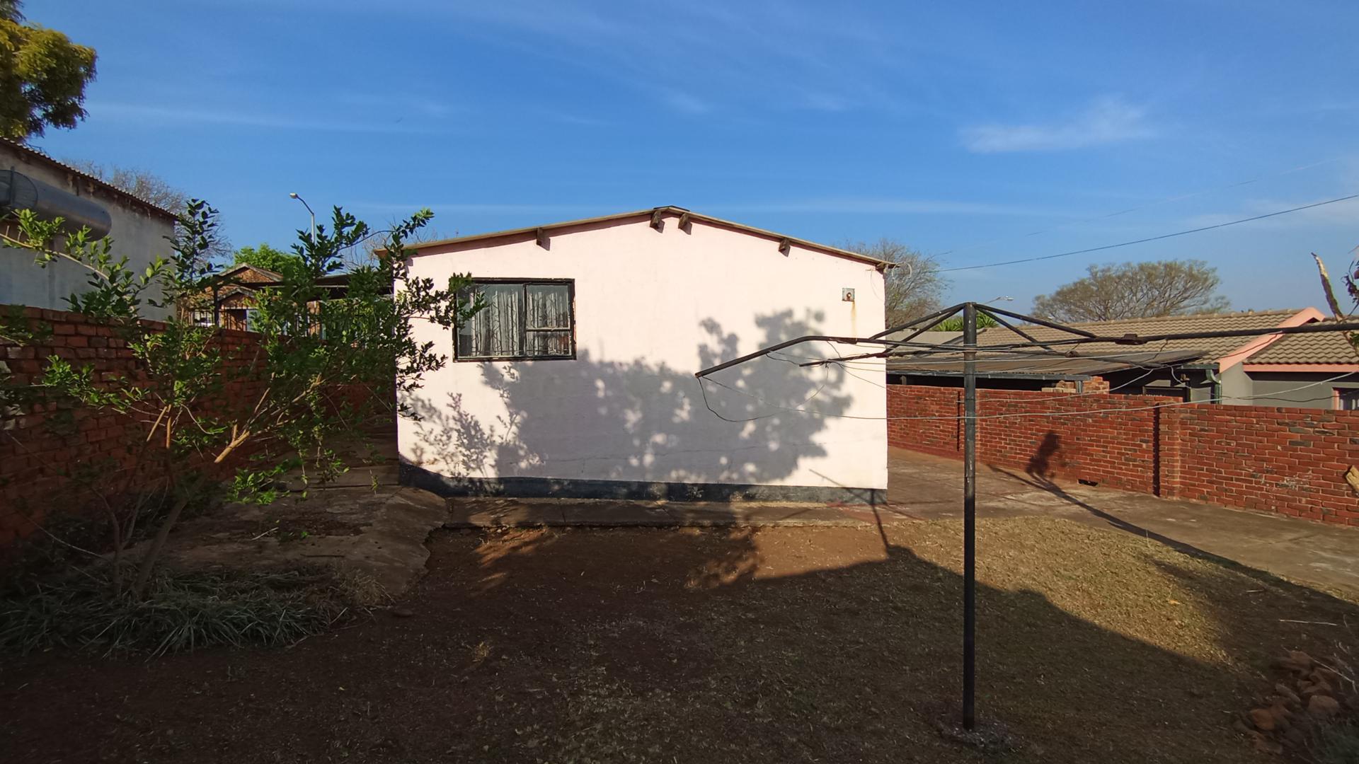 Backyard of property in Eersterust