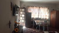 Lounges - 31 square meters of property in Parow Central