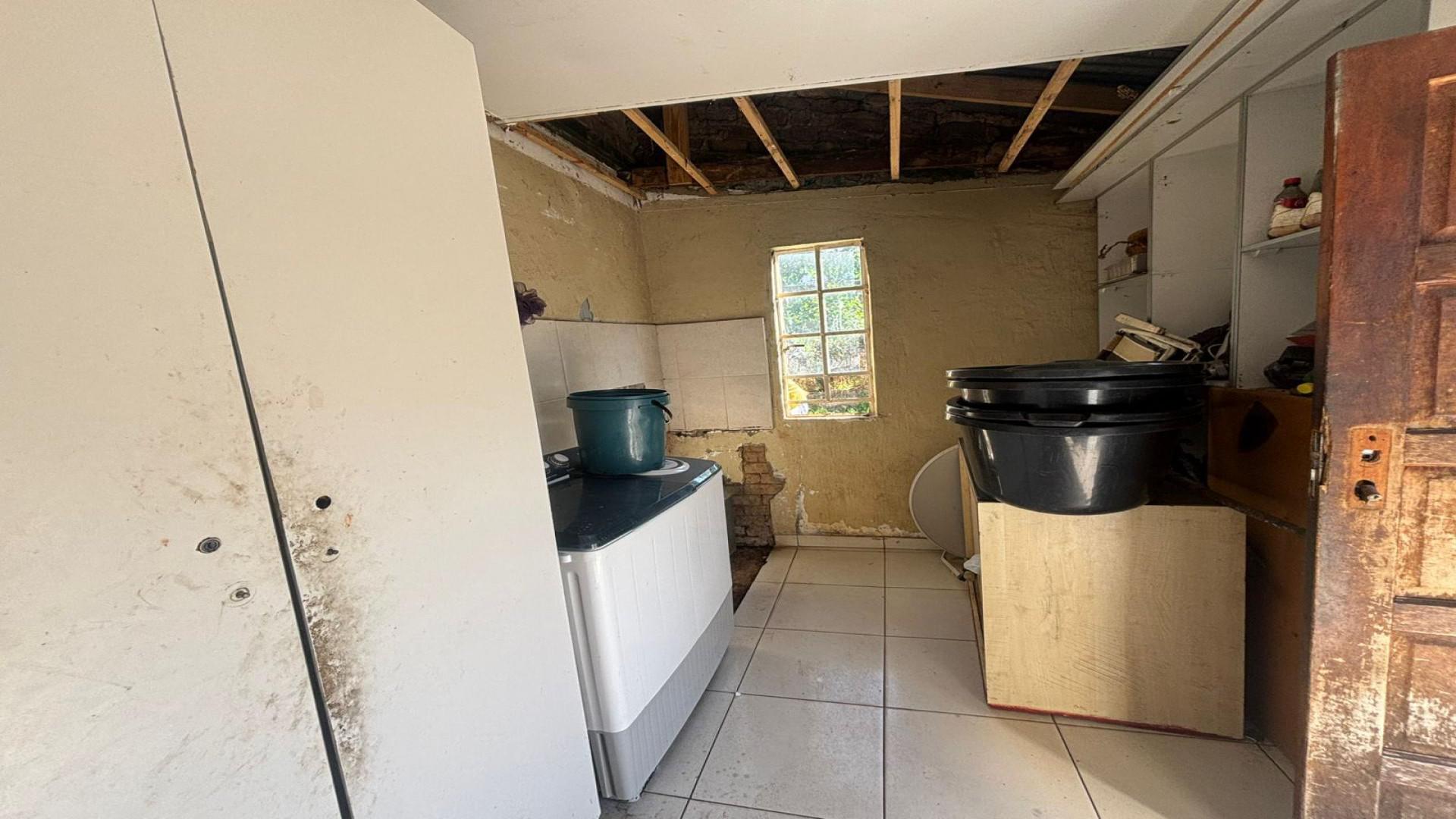 Kitchen - 18 square meters of property in Florida