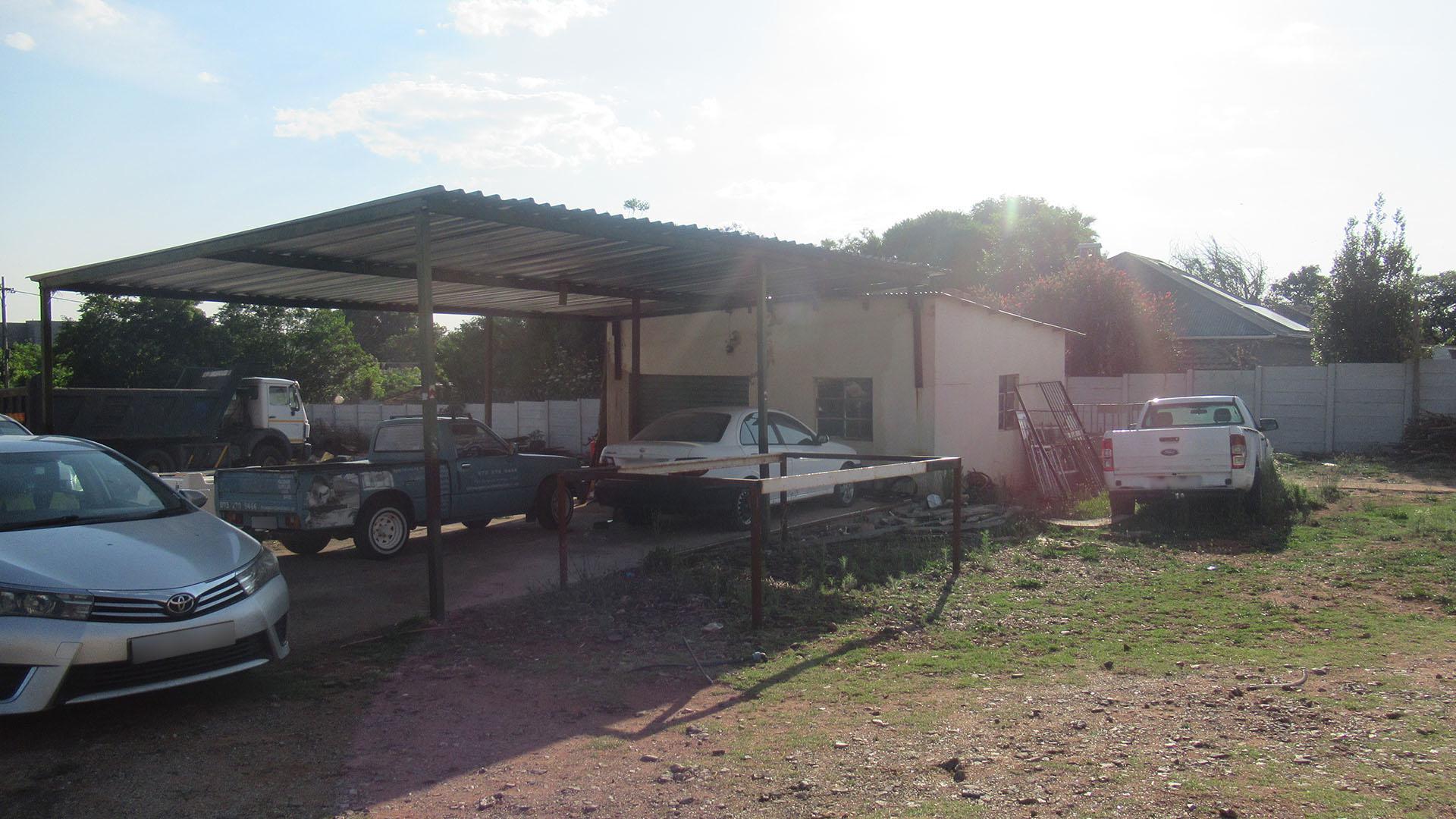 Front View of property in Florida